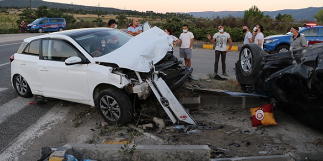 İstanbul'a tayini çıkan polis memuru kazada yaralandı