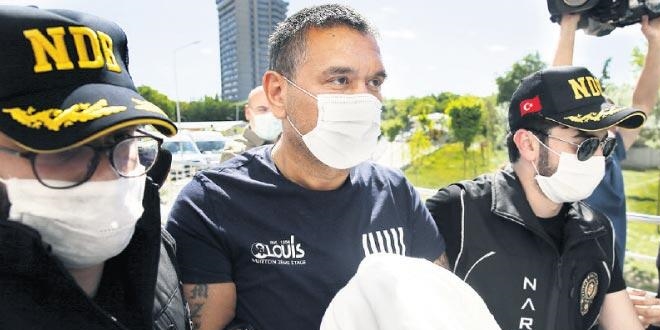Önce ismini verdi sonra ifade değiştirdi