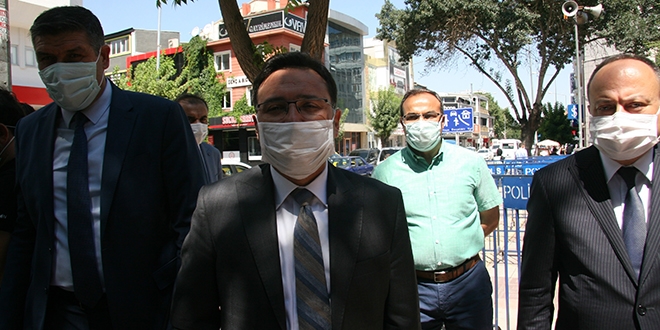 Vali Çiçek: Virüste kötü durumda değiliz demekten korkuyorum