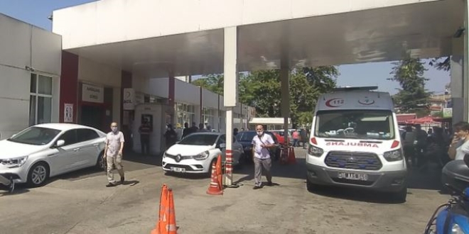 Hemşire olan ablasını 9 yerinden bıçakladı
