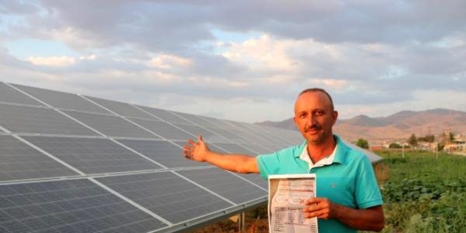 Tarlasına kurduğu sistem sayesinde 14 bin TL tasarruf etti