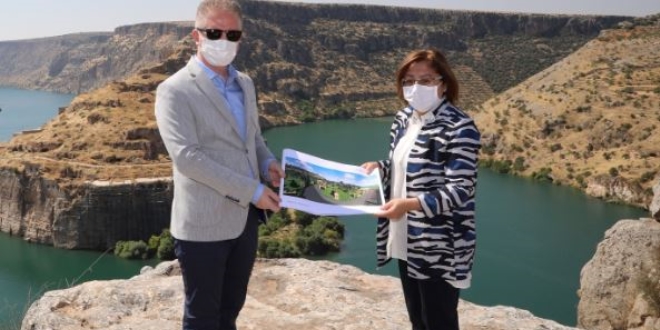 'Fırat'ın incisi' tarihi Rumkale cam terasla izlenecek