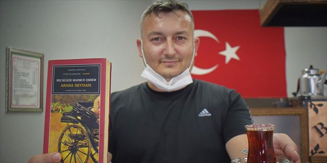 Bu çay ocağında kitap okuyana çay bedava