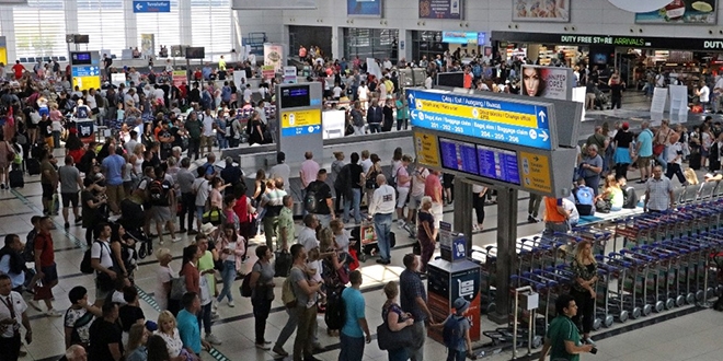Antalya'ya bugün 23 bin Rus turistin gelmesi bekleniyor