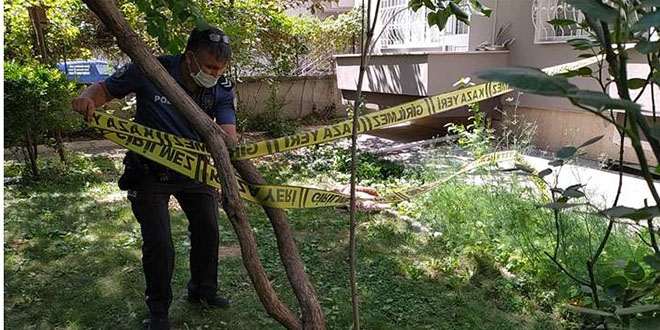Birinci kattaki evinin penceresinden düşen yatalak hasta öldü