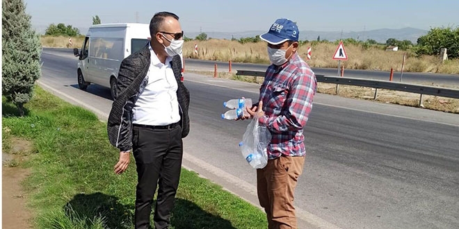 Manisa'da kavşaklarda su, çiçek ve simit satmak yasaklandı