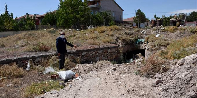 Su kaçağı için kazdılar, yeraltı mağarası buldular