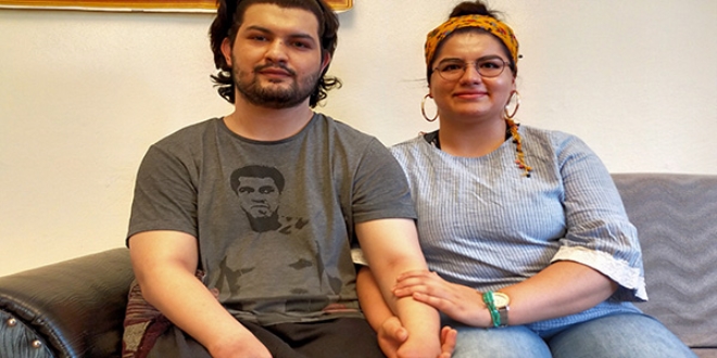 Elleri ve ayakları olmayan engellinin yaşama sevinci