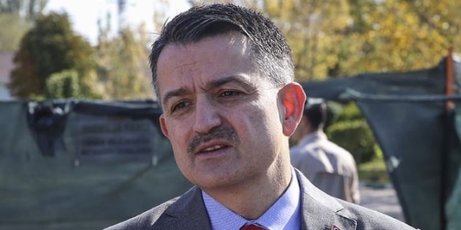 Bakan Pakdemirli'den Çeşme'de çıkan yangın ile ilgili açıklama