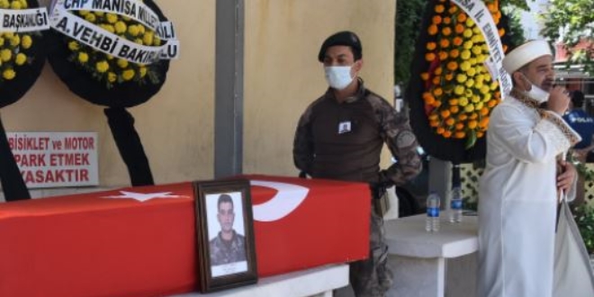 Kaza yapan özel harekat polisi yaşam mücadelesini kaybetti