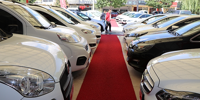Oto galericiler yetki belgesi almaya çalışıyor