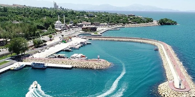 Van Gölü'ne 'yüzen otel' projesi onaylandı