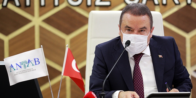 Kovid-19 testi pozitif çıkan Belediye Başkanı'ndan 'kurallara uyalım' mesajı