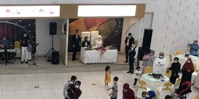 Bilim Kurulu Üyesi: Maskesiz halay çekmek cinayete teşebbüsle eşdeğer