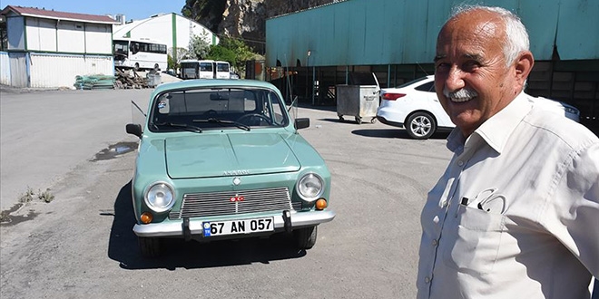 52 yıllık 'Anadol'una gözü gibi bakıyor