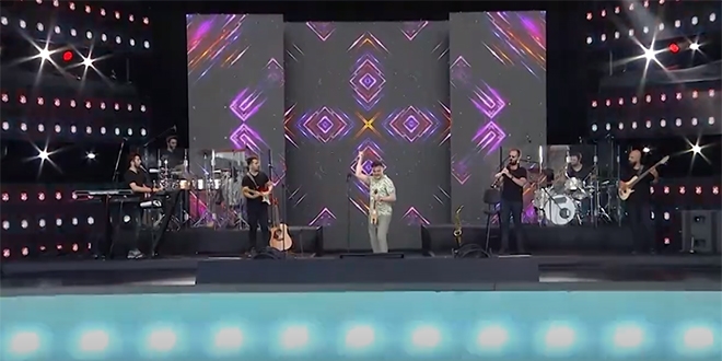 İletişim Başkanlığı'nın düzenlediği konserlerde Ekin Uzunlar ve İrem Derici izleyiciyle buluştu