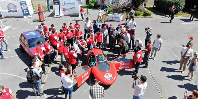 Üniversite öğrencileri üretti: Elektrikli otomobil 200 km hız yapabilecek