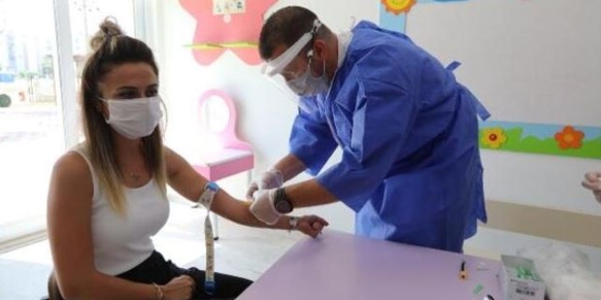 Bu ilçede öğretmenlere düzenli olarak korona testi yapılıyor