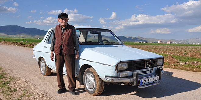 48 yıldır gözü gibi baktığı otomobili ile tanınmıştı, virüse yenik düştü