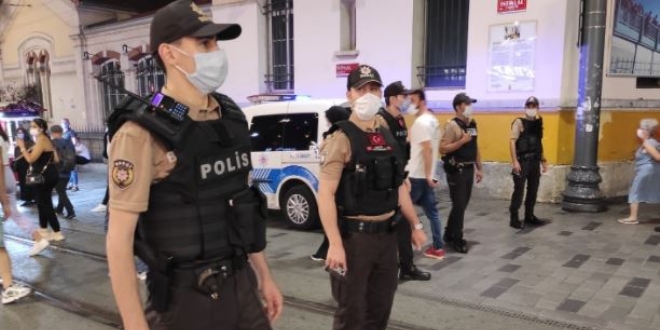 İstiklal Caddesinde koronavirüs denetimi yapıldı