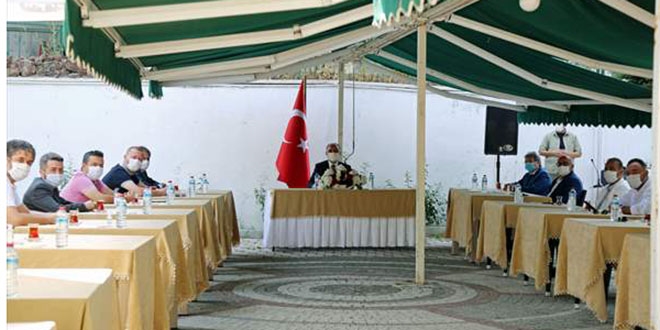Validen 'temaslı' işçilere uyarı: Gidip başka fabrikada çalışmayın