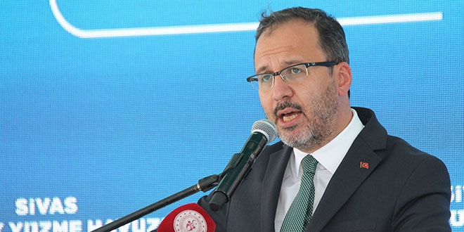 Bakan Kasapoğlu: Zirveye oynama iddiamızı icraatlarla ispatladık