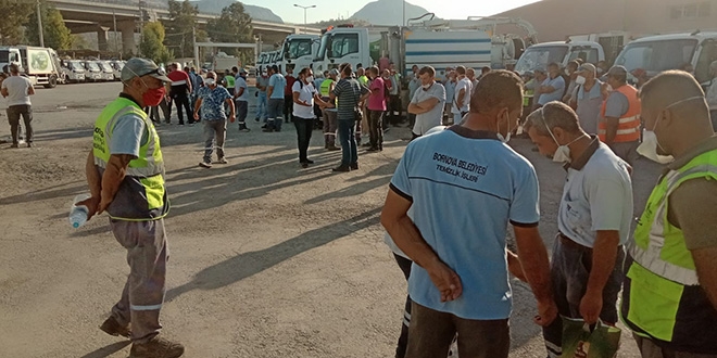 Bornova Belediyesi çalışanı 400 işçi eylem yaptı