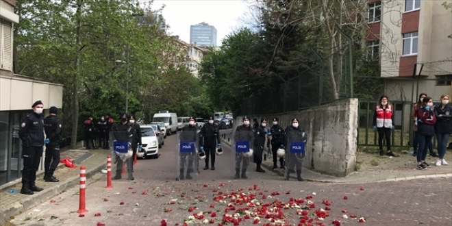 stanbul'da izinsiz yry yapmak isteyen 26 kii gzaltnda