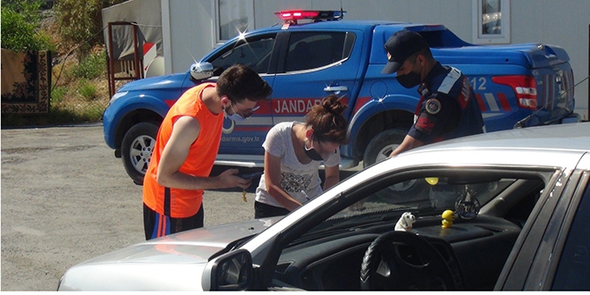 İzolasyonda olması gerekiyordu, tatile giderken yakalandı