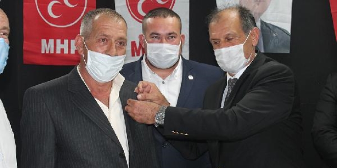 CHP'li iki meclis üyesi MHP'ye geçti