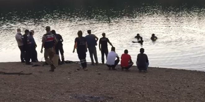 Lise öğrencisi serinlemek için girdiği gölette boğuldu