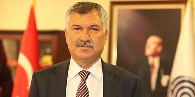 Zam yaparken özür dileyen belediye başkanı