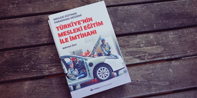Bakan yardımcısı, mesleki eğitimdeki başarının kitabını yazdı