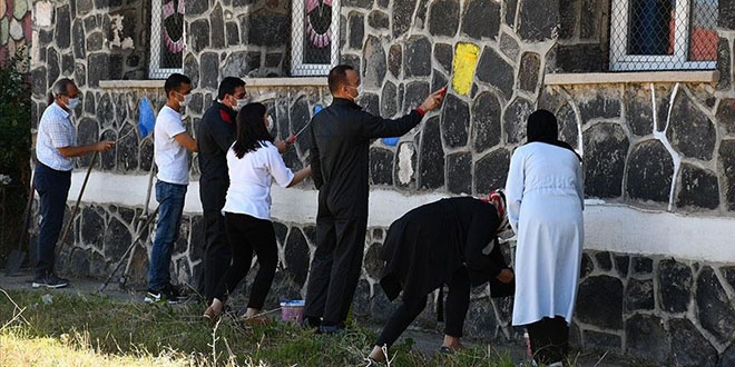 Fedakar öğretmenler okulları yüz yüze eğitime hazırlıyor