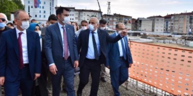 Bakan Kurum, Trabzon'da Sokak Sağlıklaştırma Projesi'ni inceledi