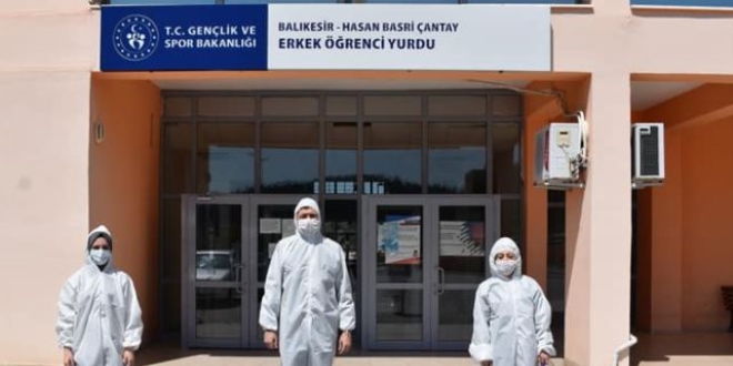 Balıkesir'de karantinadan kaçan 12 kişi yurtlara yerleştirildi