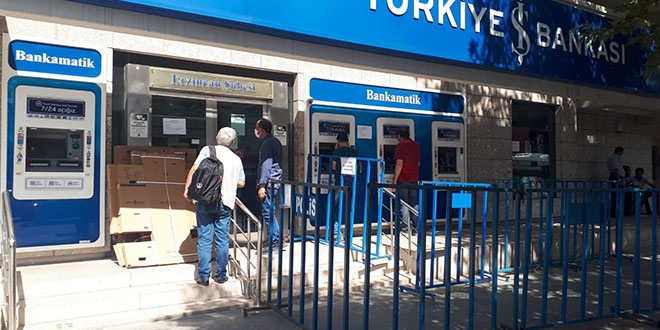 İş Bankası Erzincan şubesi faaliyetlerini geçici süreyle durdurdu