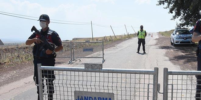 Kars'ta bir köy Kovid-19 nedeniyle karantinaya alındı