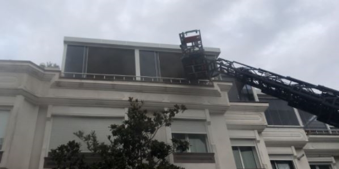 Çamaşır makinesi patladı, evleri küle döndü