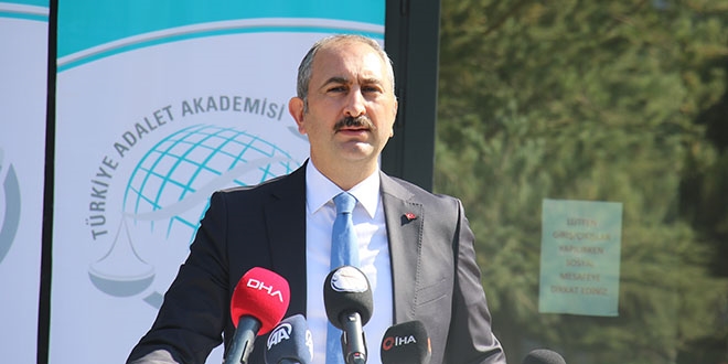 Adalet Bakanı Gül: Kimse toplum yargıçlığına soyunmasın
