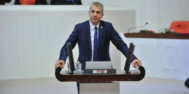 İYİ Parti'de WhatsApp krizi: Genel Başkan Yardımcısı gruptan atıldı