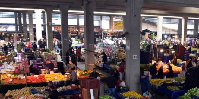 İzmir'de pazarcılar pazar yerlerine HES koduyla girecek