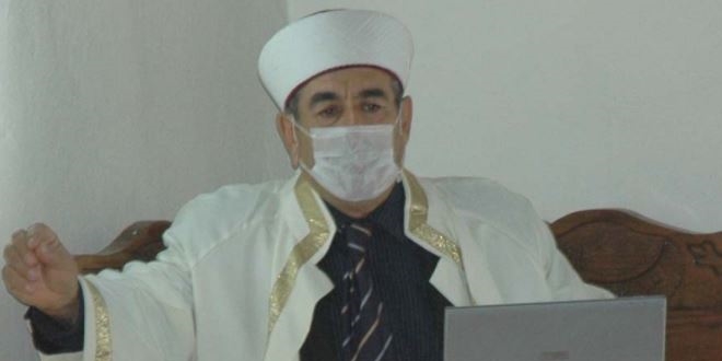 Koronavirüse yakalanan emekli imam hayatını kaybetti