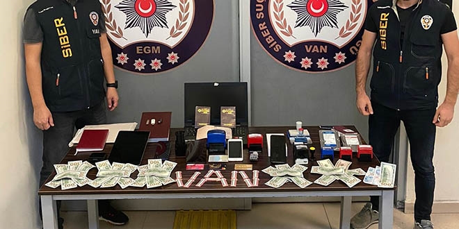 Akademisyenleri 1 milyon TL dolandıran şüpheliler yakalandı