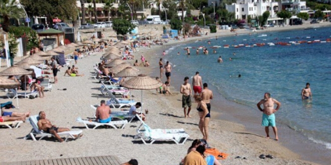 Birçok şehirde yağmur, dolu; Bodrum'da yaz keyfi