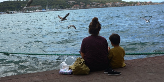 Ayvalık'ta fırtına ve dolunun faturası ağır oldu