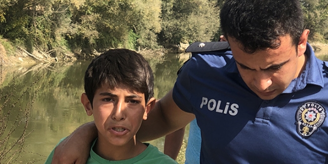 Ağabeyi nehre düşen kardeşten yürek dağlayan sözler