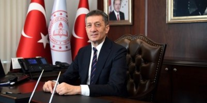 Bakan Selçuk: Canlı derslerin ekran görüntülerini paylaşmayın