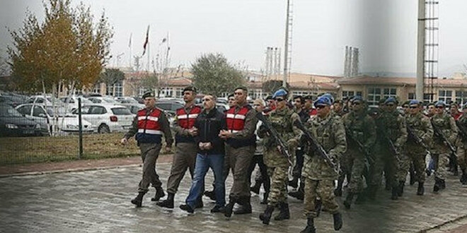 Yeniden yargılanan darbe sanığı eski albay Özkan tutuklandı