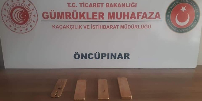 Sınır kapısında çorabına sakladığı 3 kilo altınla yakalandı